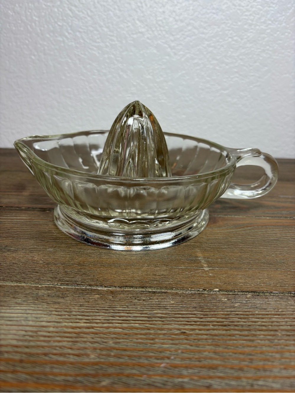 Vintage Clear Glass Citrus Juicer Reamer Hand Press Kitchen Farmhouse Decor